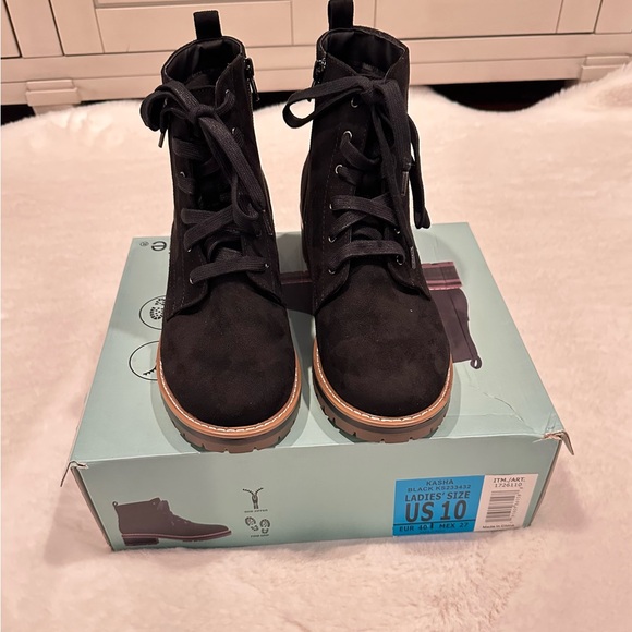 KENSIE Women Kayla Suede Boot In Black - Picture 5 of 5